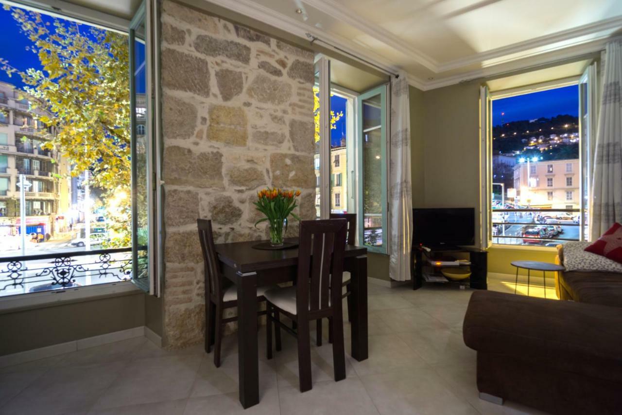 With Parking In Near The Harbor * Nizza